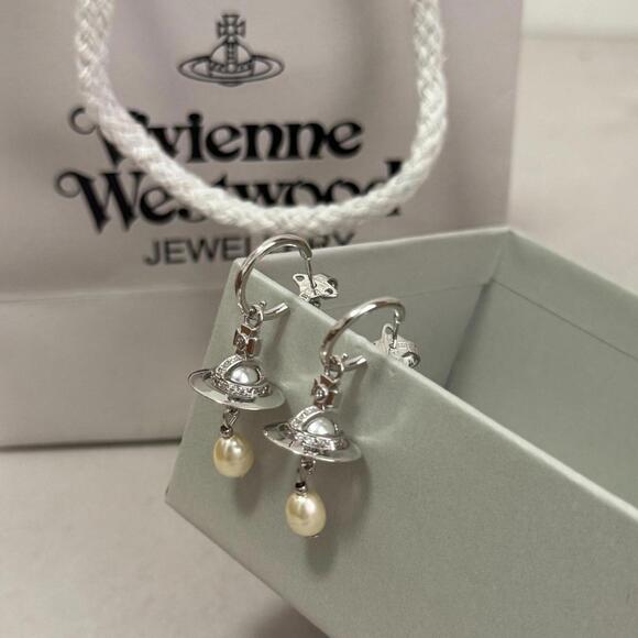 Vivienne Westwood Women's Silver and White Jewellery - Picture 1 of 3